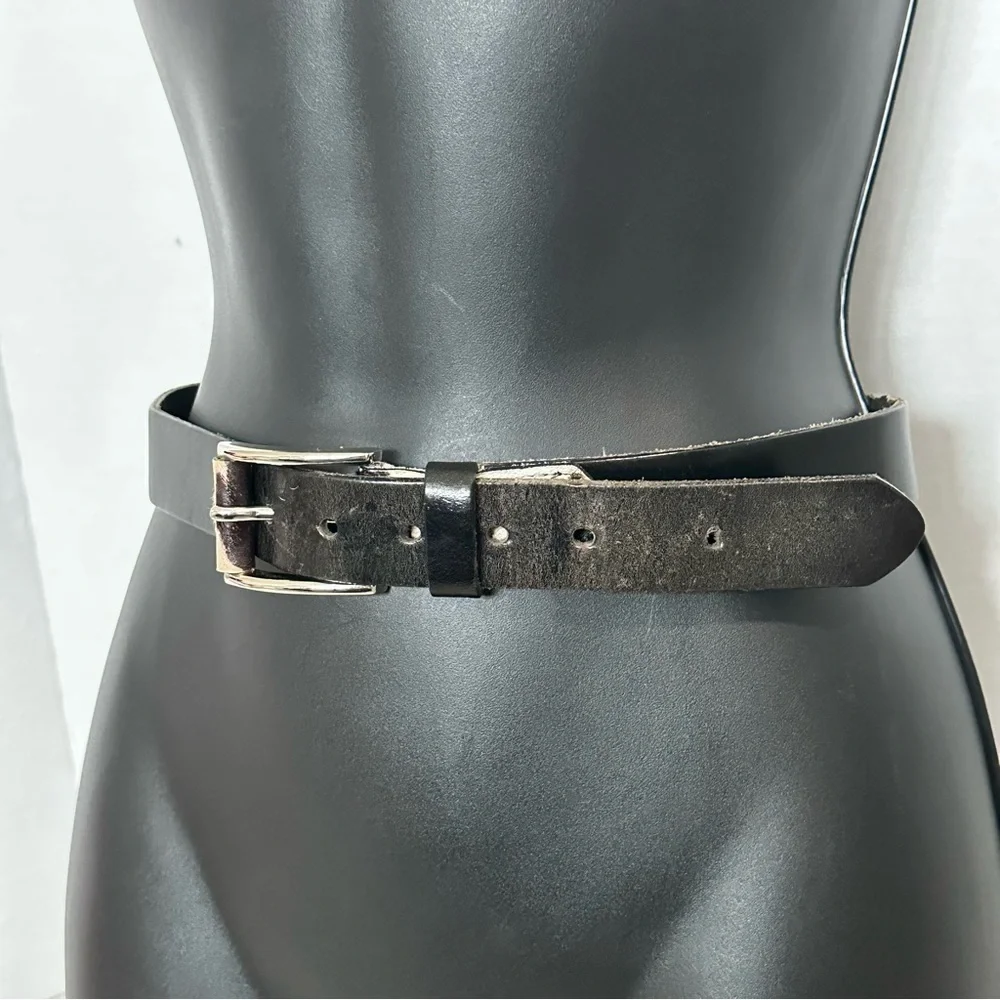 Elegant Danier Black Leather Belt with cowhide details,silver-toned buckle sz 26